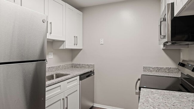 Building Photo - Heritage at Leesburg