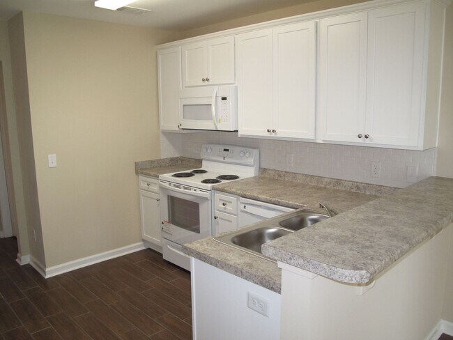 Foto del edificio - 145 Connor Lp