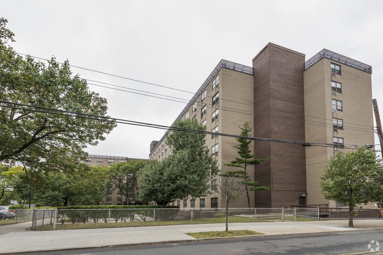 Foto del edificio - Bridgeview III Apartments