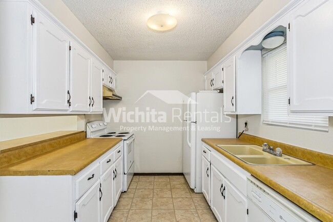 Foto del edificio - 2337 N Rutland Ct