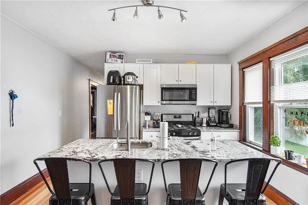 Kitchen - 1012 Narragansett Blvd