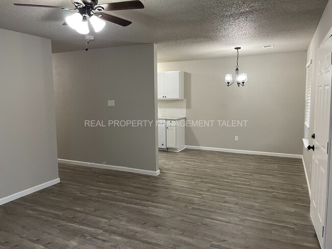 Building Photo - 3 Bedroom, 2 Bathroom House for Rent in Ma...
