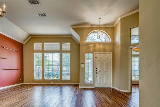 Foto del edificio - 318 Hampton Ct