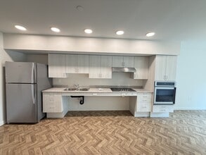 Building Photo - 508 Village Way