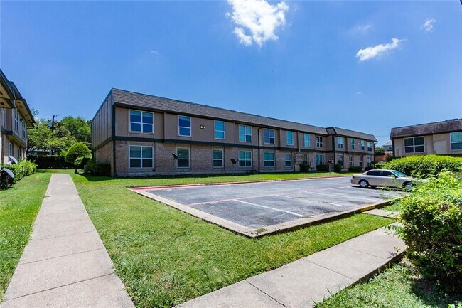 Foto del edificio - 10749 E NW Hwy