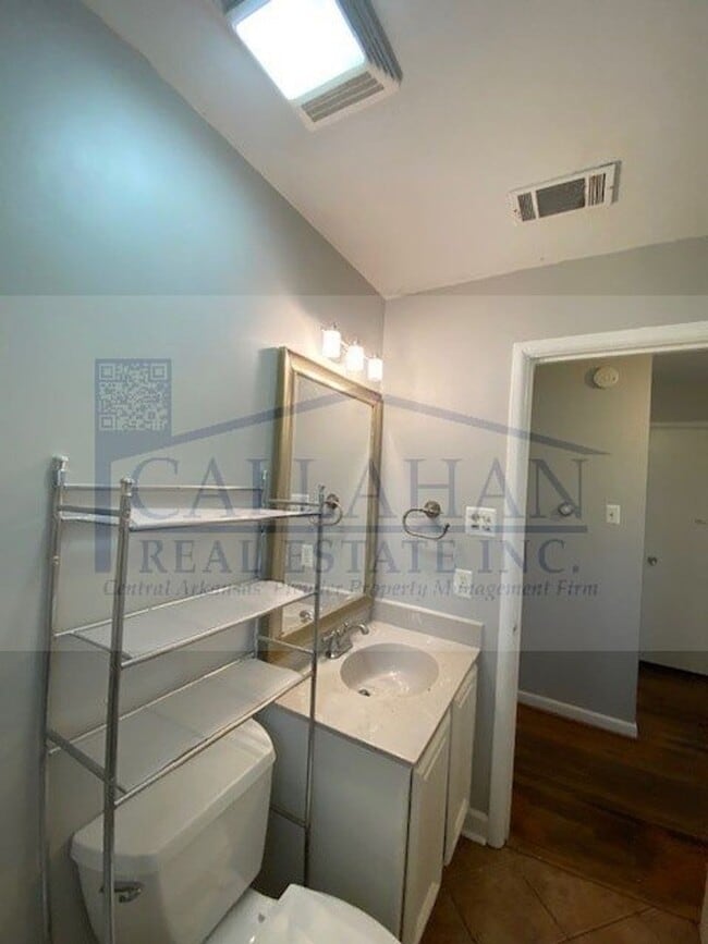 Building Photo - NLR 2 Bedroom Home
