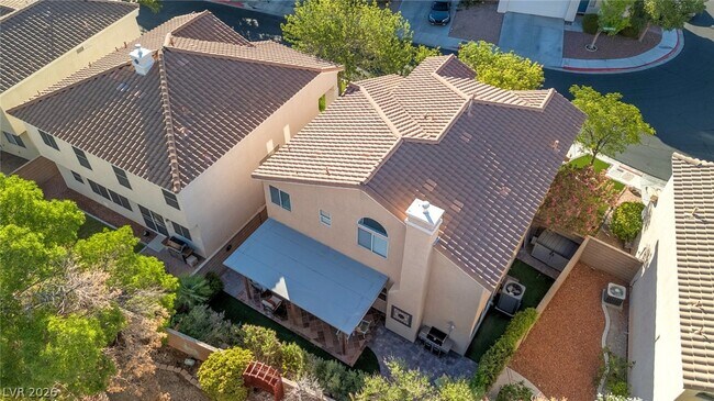 Building Photo - 2025 Shining Feather Ln