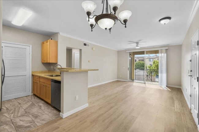 Building Photo - Remodeled 1-Bed Condo -  Prime Carmel Vall...
