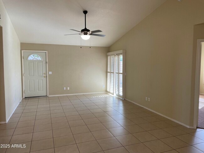 Foto del edificio - 8949 W Kathleen Rd