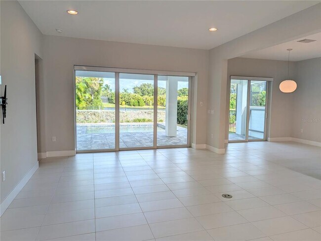 Foto del edificio - 7744 Sandhill Lake Dr