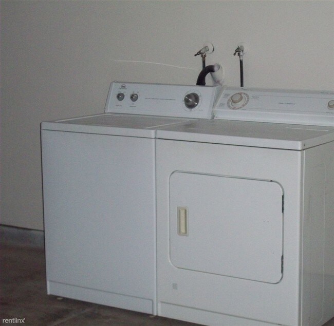 Foto del edificio - 4342 Woodwell St