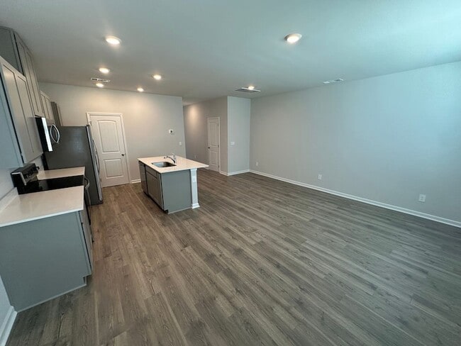 Foto del edificio - 206 Hazel Ln