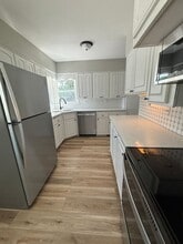 Building Photo - 1651 W 11th St