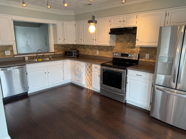 Photo - 658 Lord Dunmore Dr Townhome