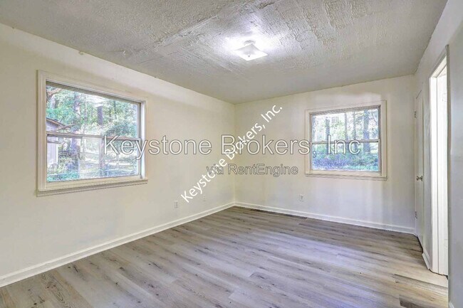 Foto del edificio - 4749 Lost Colony Ct