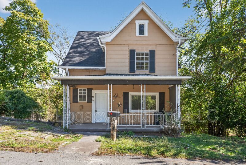 Primary Photo - 109 Howard St