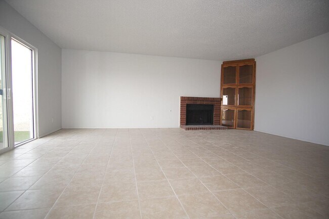 Building Photo - 2509 Red Sails Dr