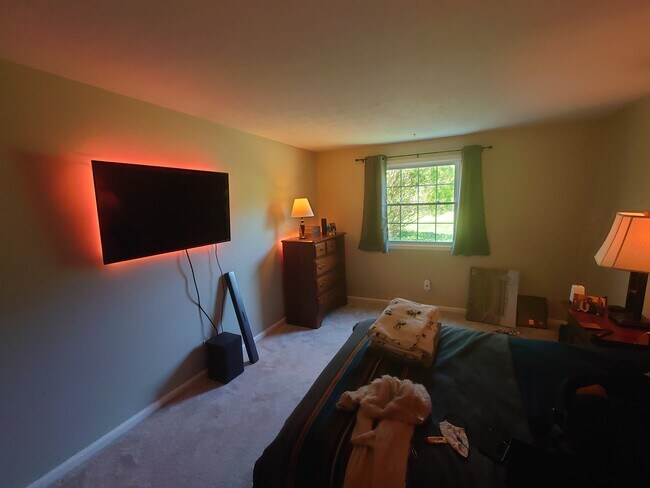 Bedroom - 2214 Glouchester Dr