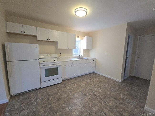 Foto del edificio - 91 Holloran Rd