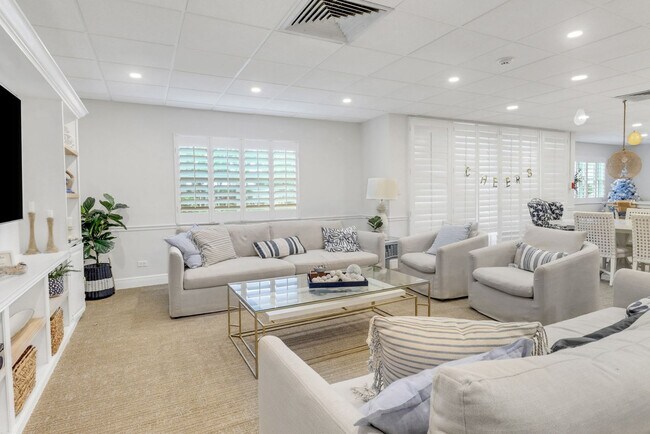 Foto del edificio - 220 Seaview Ct