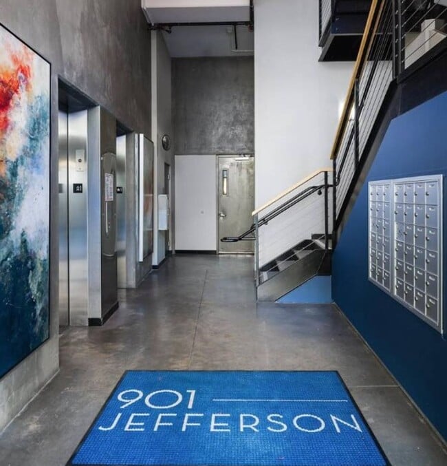 Building Photo - Secure Luxury Downtown Oakland 2 BR,2 BA w...