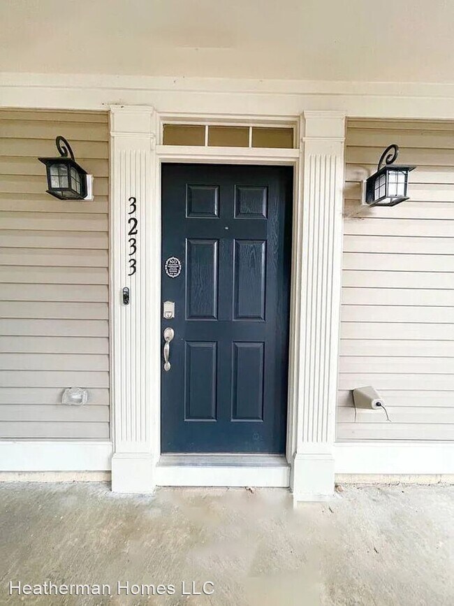 Building Photo - 4 br, 2.5 bath House - 3233 Mountain Laure...