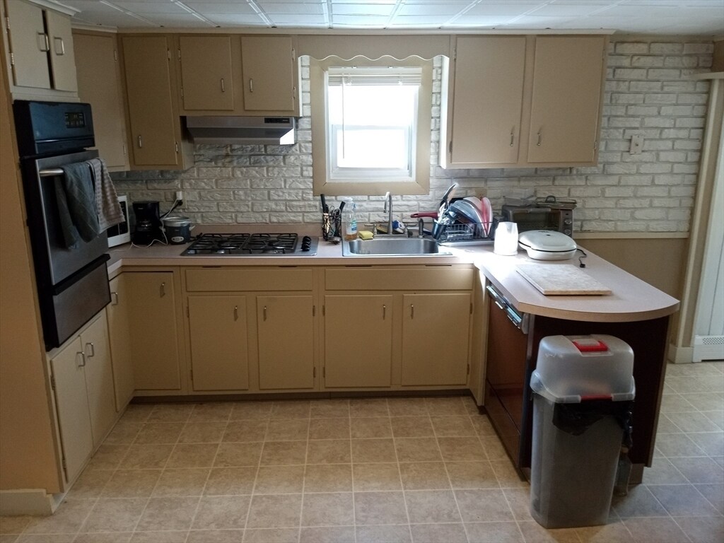 Primary Photo - 79 5th St
