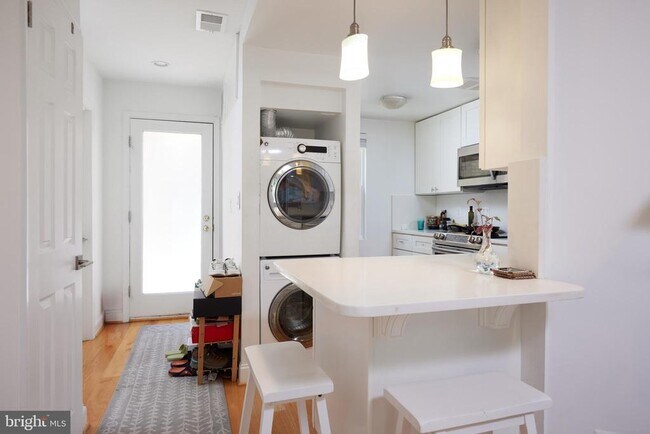 Foto del edificio - 1124 25th St NW