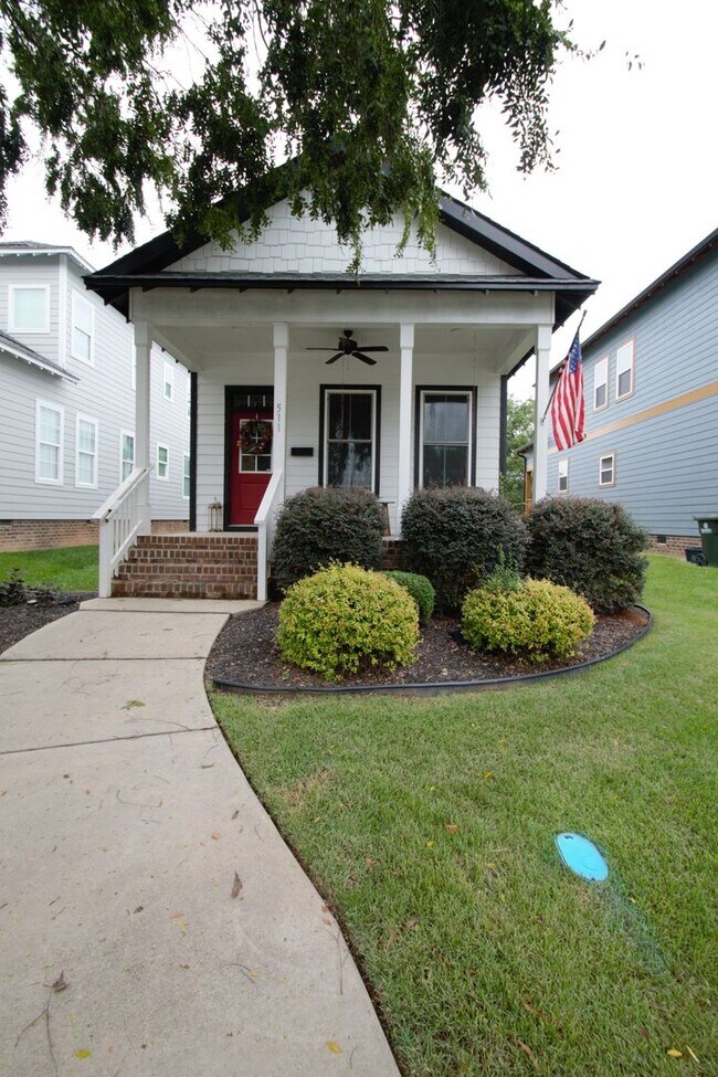 Building Photo - Exclusively Offered by Muse Realty Rentals...