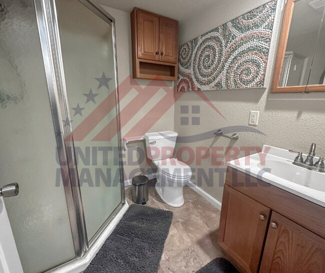 Foto del edificio - Fully Furnished 4 bedroom 3 bathroom home