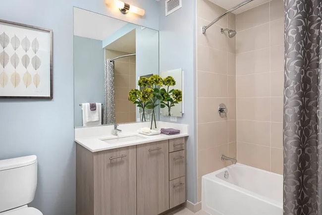 Building Photo - 30 W Randolph St