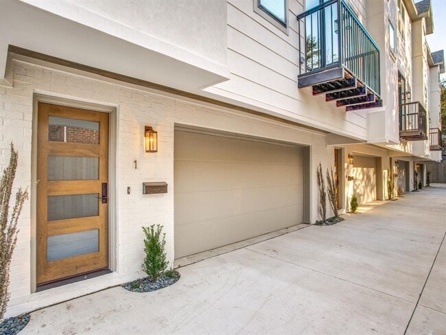 Building Photo - 4032 Herschel Ave