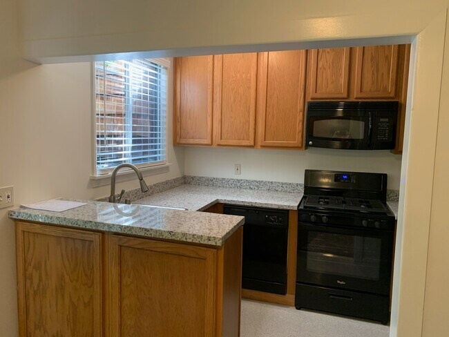Foto del edificio - 2495 S Barrington Ave