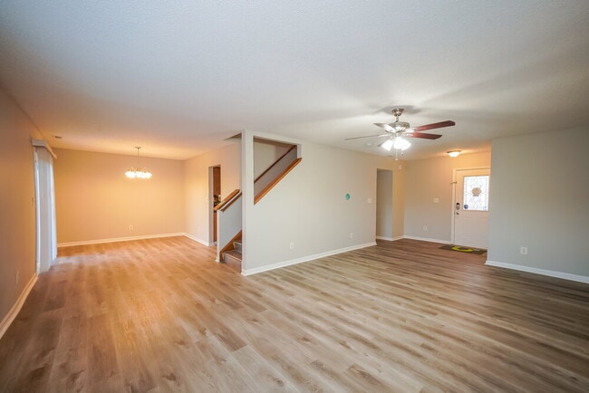 Building Photo - 10302 Draycott Way