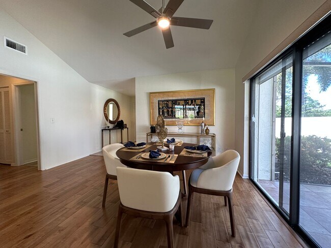 Foto del edificio - 829 Reef Point Cir