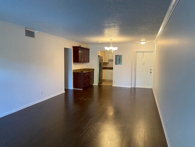 Building Photo - 300 Waterway Dr S