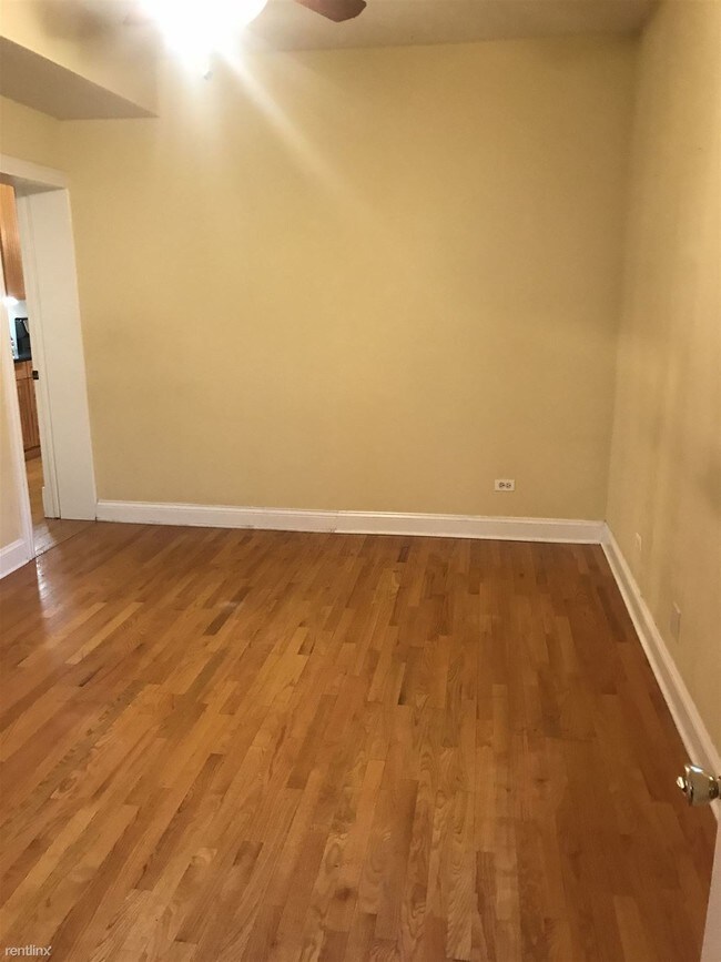 Foto del edificio - 819 W Aldine Ave