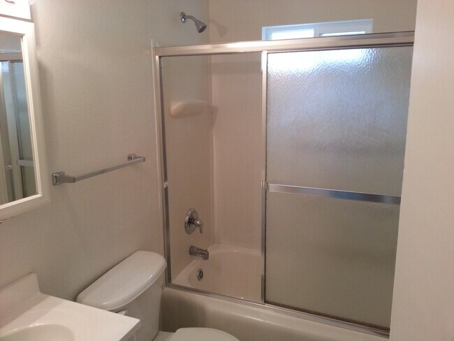 Building Photo - BU724