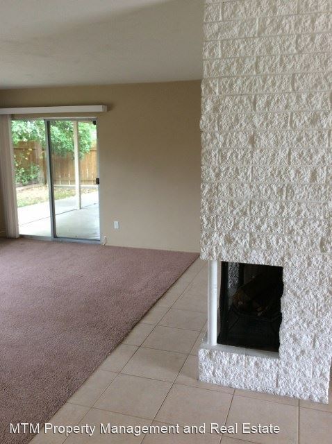 Building Photo - 3 br, 2 bath House - 1396 Hacienda Dr