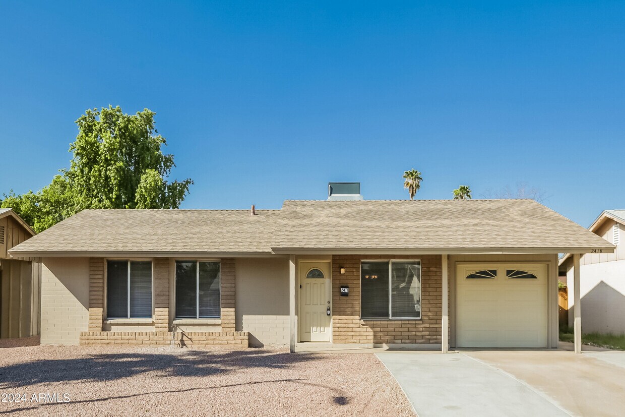 Foto principal - 2418 W Sunnyside Ave