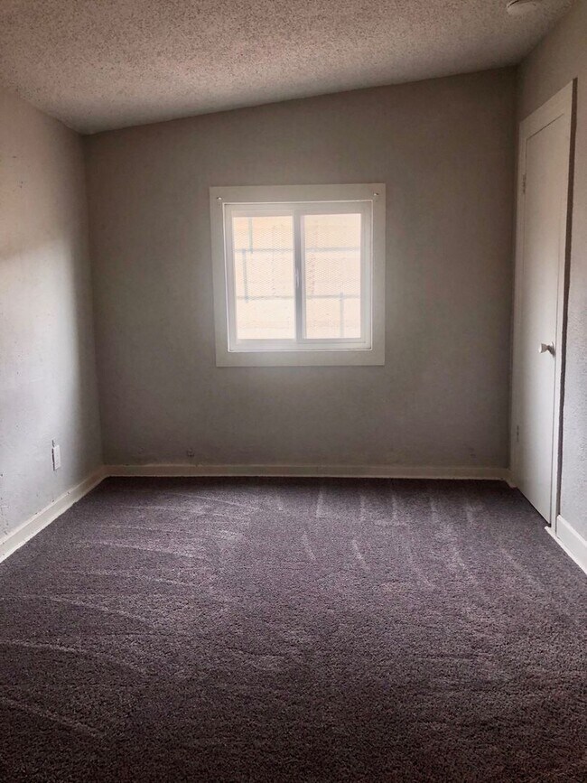 Photo - 1652 E Indianola Ave Apartment