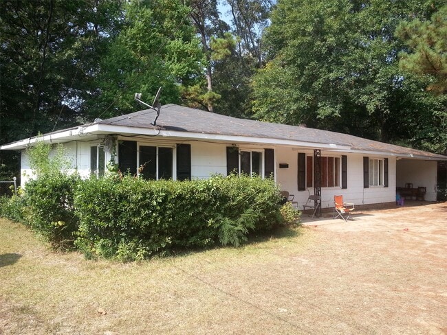 Building Photo - 2727 Revere St