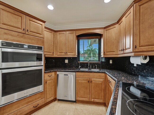 Foto del edificio - 2756 NE 33rd St