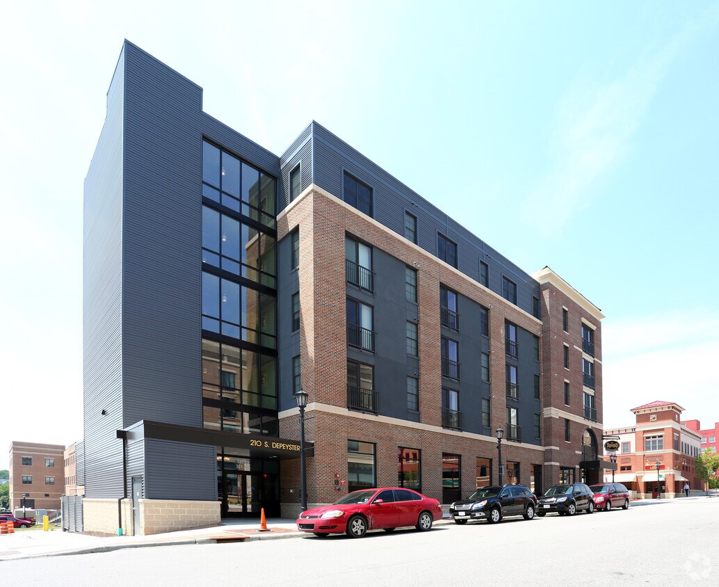 The Landmark at Kent Apartments in Kent, OH