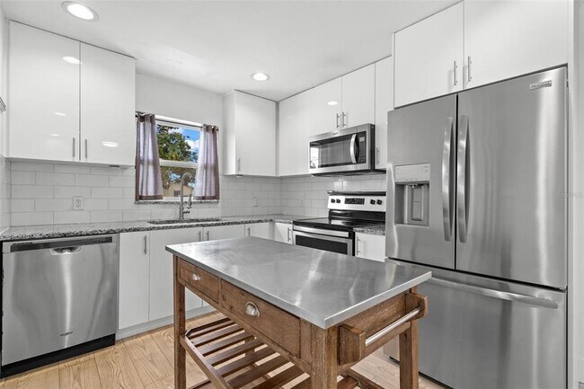 Foto del edificio - 3001 Fairfield Ave S