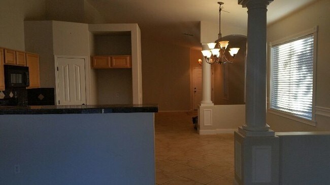 Building Photo - 2552 W Gypsum Ave