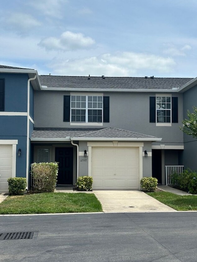 Foto principal - 12977 Lexington Summit St