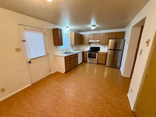 Building Photo - 631 Quincy St