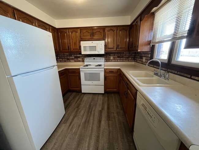 Building Photo - 892 Marvelle Ln