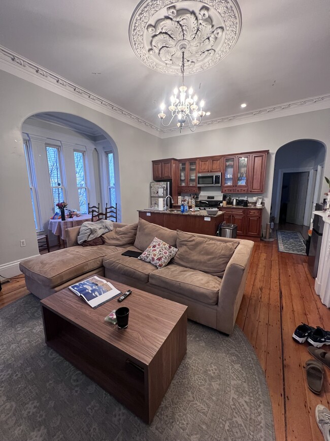 Foto del edificio - 135 Hillside St